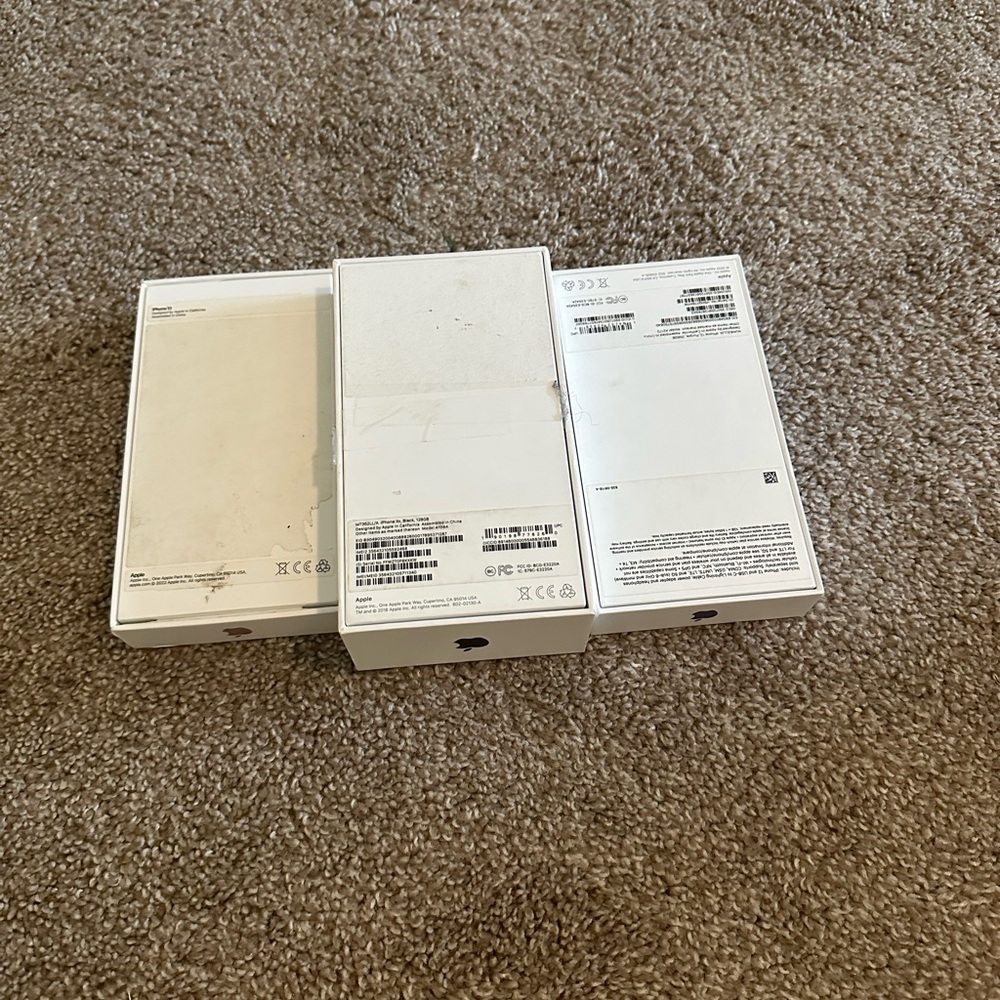 iPhone boxes - Picture 3 of 3